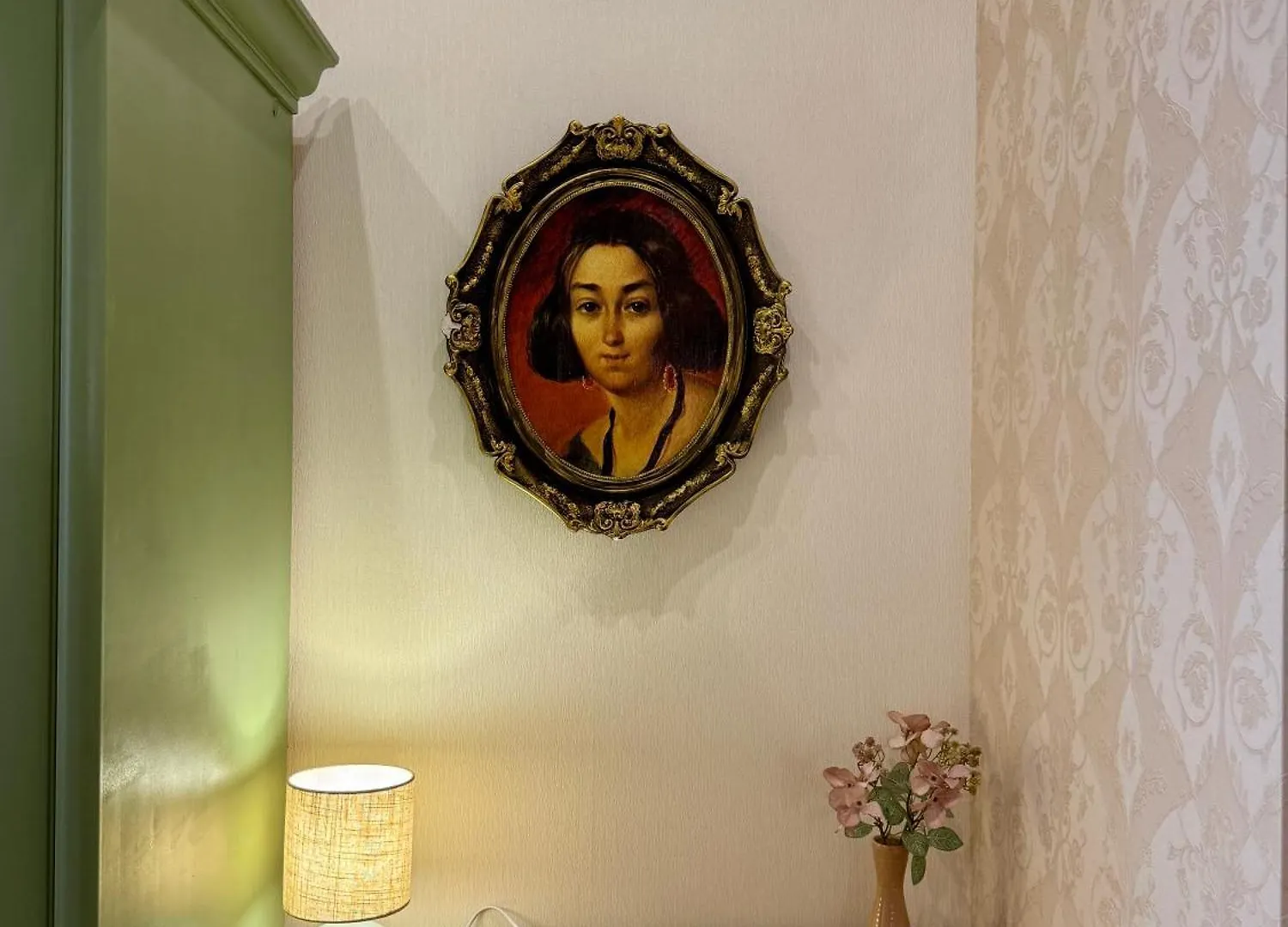 Elite Apart Near Svoboda Avenue Lviv Apartment